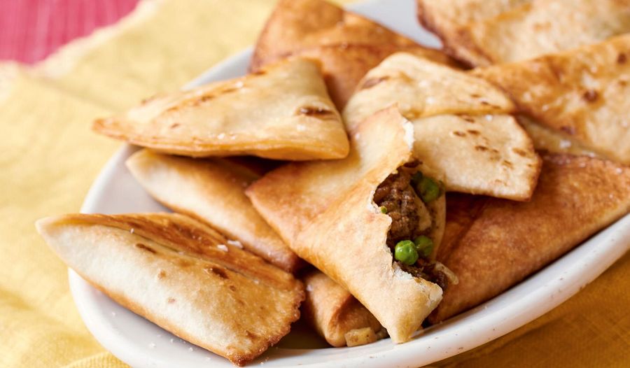nadiya-hussain-meat-samosas-b1d342dd-2166-48a7-815e-97bf1d23566a_s900x0_c1715x1002_l0x507